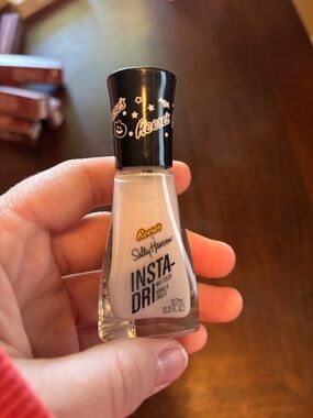 Sally Hansen Insta-Dri Nail Color (Reese's) - Cream/Light Beige